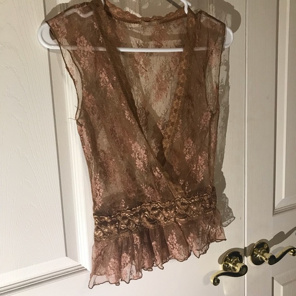 Tops - ♥️Rose Gold Lace Overlay Top Size Small